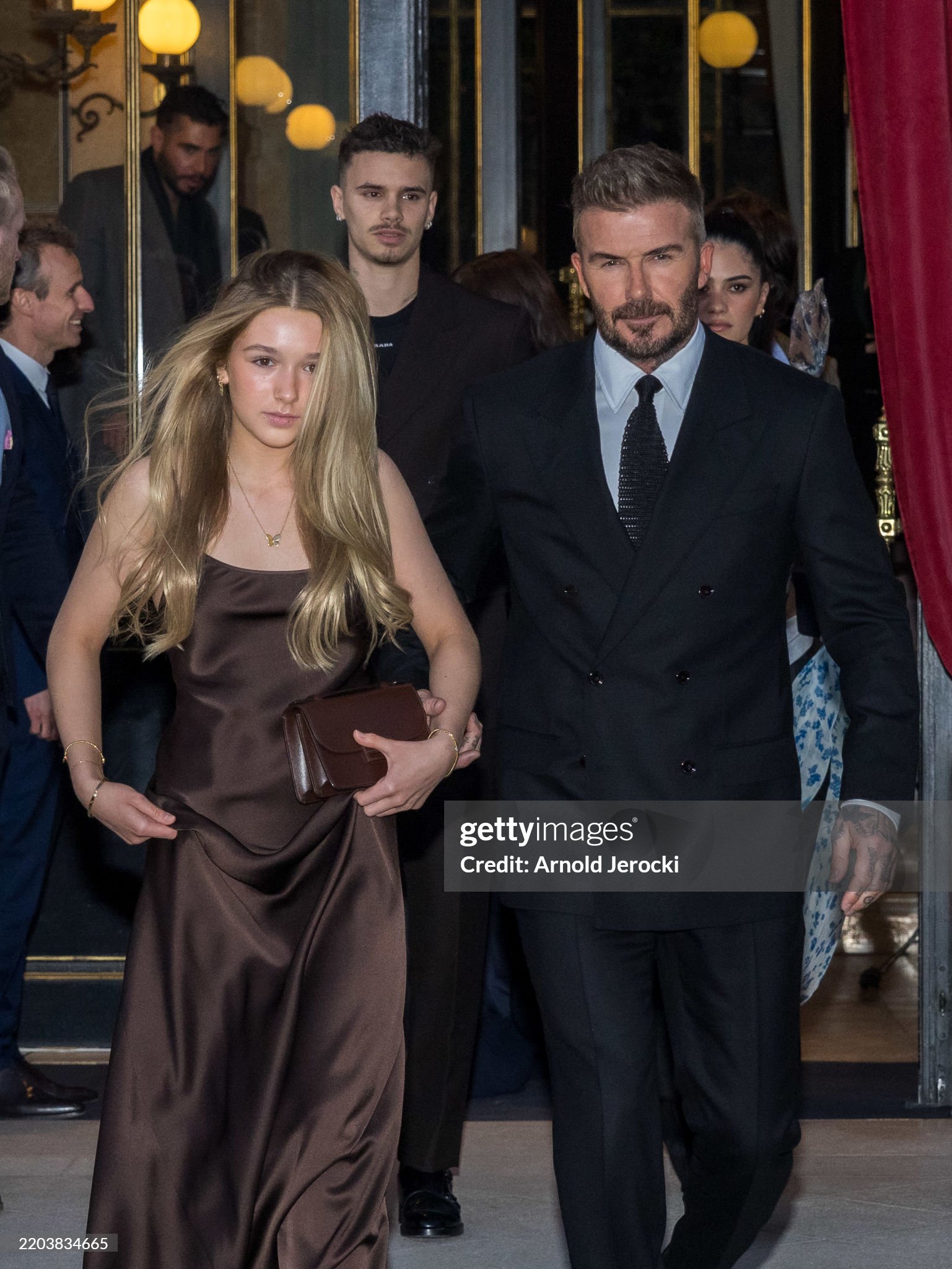 Ch&ugrave;m ảnh Harper Beckham: 14 tuổi đ&atilde; ra d&aacute;ng fashionista, chuẩn bị tiếp quản brand thời trang ri&ecirc;ng do bố mẹ lập ra - Ảnh 6.