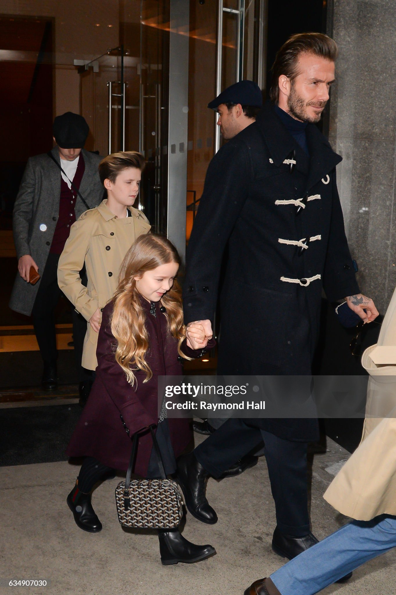 Ch&ugrave;m ảnh Harper Beckham: 14 tuổi đ&atilde; ra d&aacute;ng fashionista, chuẩn bị tiếp quản brand thời trang ri&ecirc;ng do bố mẹ lập ra - Ảnh 25.