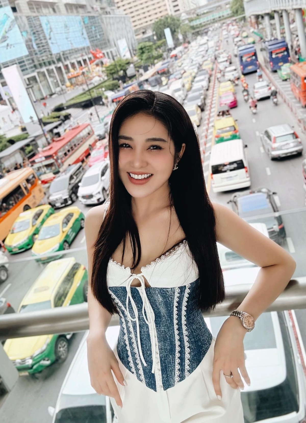 Nam nghệ sĩ Việt lộ hình ảnh tình tứ với một hot girl tại Thái Lan, lập tức xác nhận đã chia tay vợ 9x - Ảnh 4.