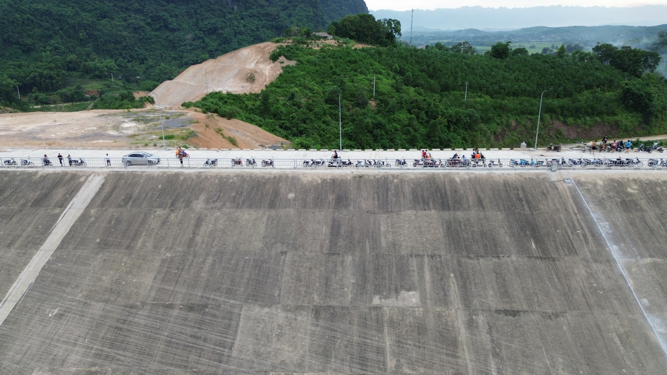 Cận cảnh hồ Cánh Tạng – đại thủy nông lớn nhất miền Bắc sắp vận hành - Ảnh 5.