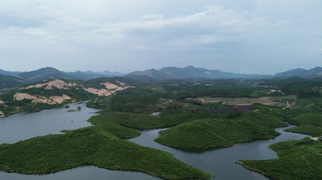 Cận cảnh hồ Cánh Tạng – đại thủy nông lớn nhất miền Bắc sắp vận hành - Ảnh 9.