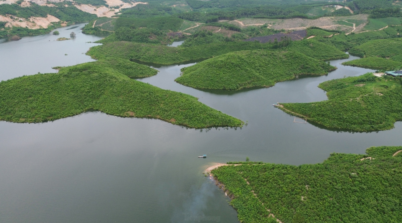 Cận cảnh hồ Cánh Tạng – đại thủy nông lớn nhất miền Bắc sắp vận hành - Ảnh 8.