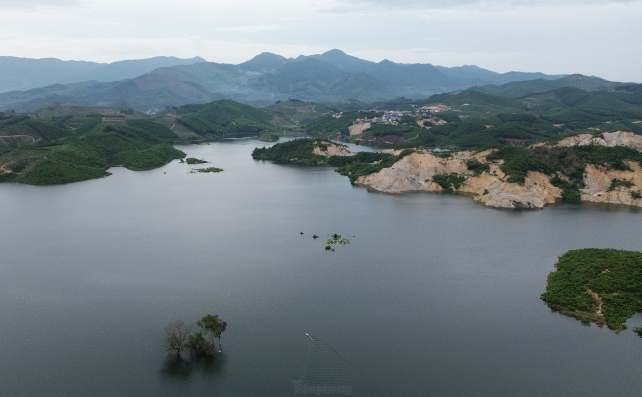Cận cảnh hồ Cánh Tạng – đại thủy nông lớn nhất miền Bắc sắp vận hành - Ảnh 10.