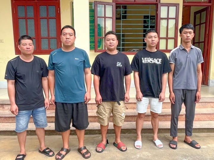 Triệt phá đường dây vận chuyển 235 kg bạc tinh khiết qua biên giới Lào Cai - Ảnh 1.