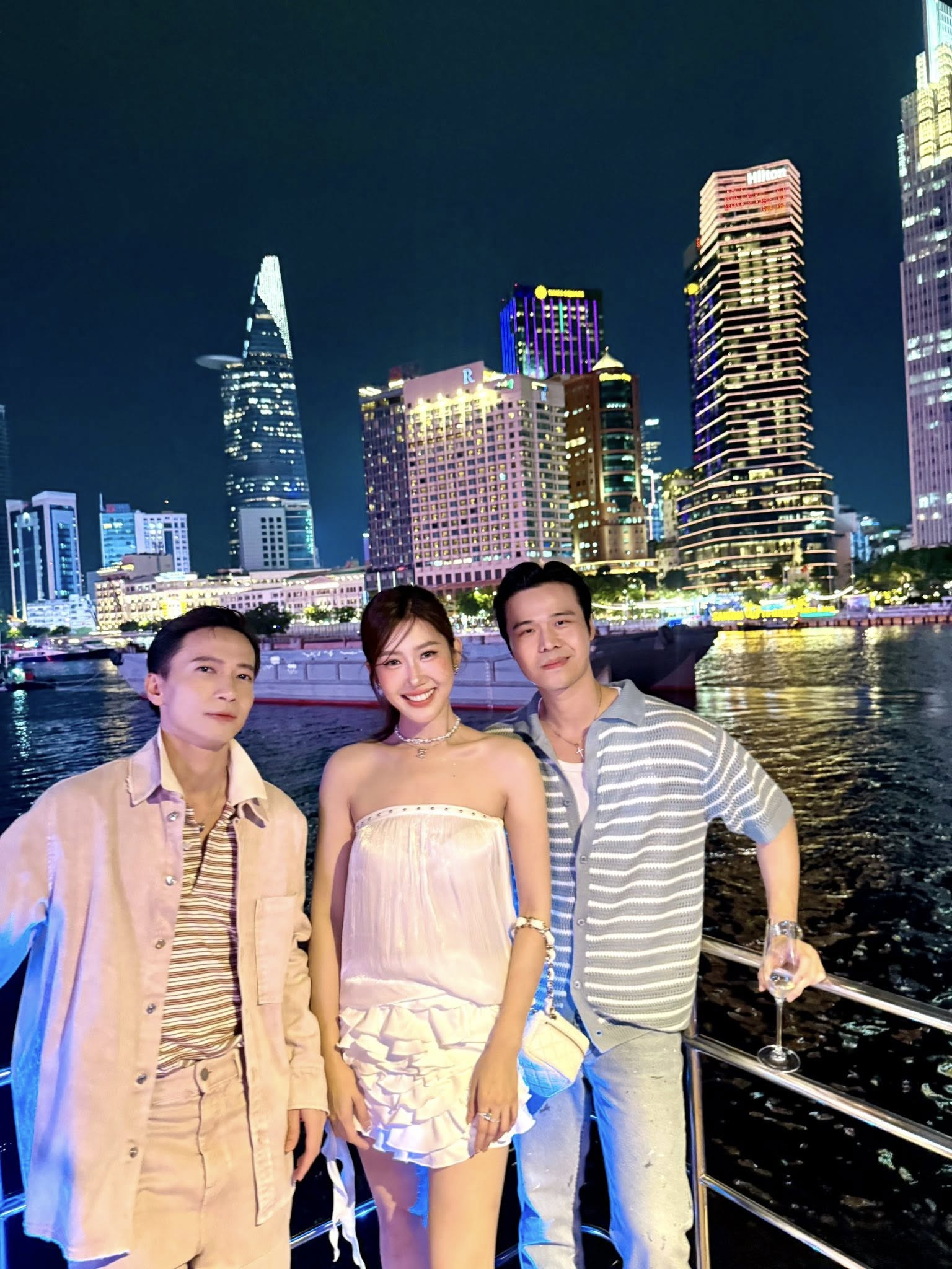 Thúy Ngân và Võ Cảnh "đường ai nấy đi" - Ảnh 4. Thúy Ngân và Võ Cảnh "đường ai nấy đi" - Ảnh 4.