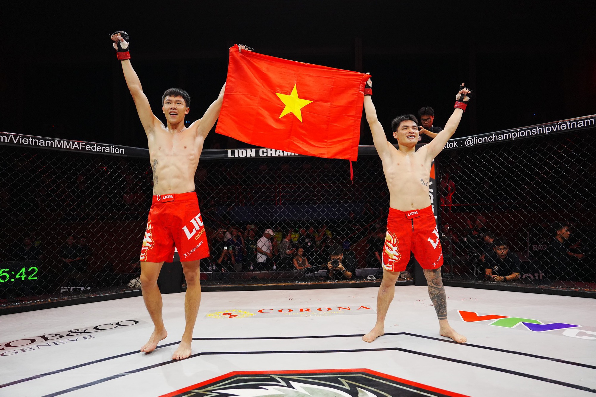 “Mãnh Long Đại Việt” quật ngã 2 võ sĩ Trung Quốc trong chưa đầy 5 phút, thắng knock-out ngoạn mục - Ảnh 2.