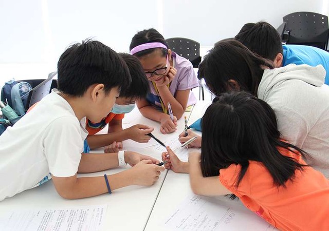 Con trai đi trại hè khoa học về nhà ngủ li bì cả ngày, mẹ sốc nặng khi biết lý do thật sự sau loạt ảnh lung linh- Ảnh 1.