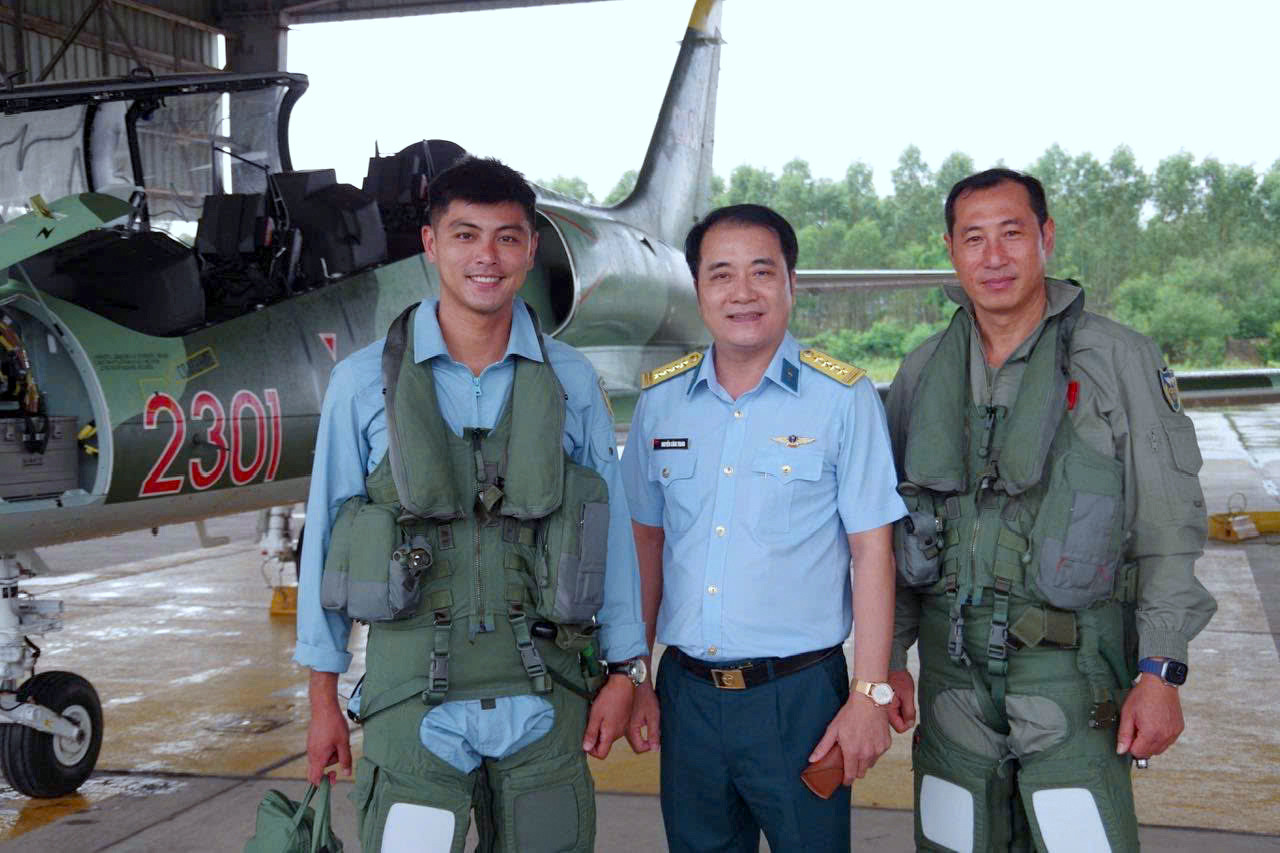 Các tổ bay l - 39 ng chuyển sân tham gia nhiệm vụ A80 trong Lễ kỷ niệm 80 năm - Ảnh 5. Các tổ bay l - 39 ng chuyển sân tham gia nhiệm vụ A80 trong Lễ kỷ niệm 80 năm - Ảnh 5.