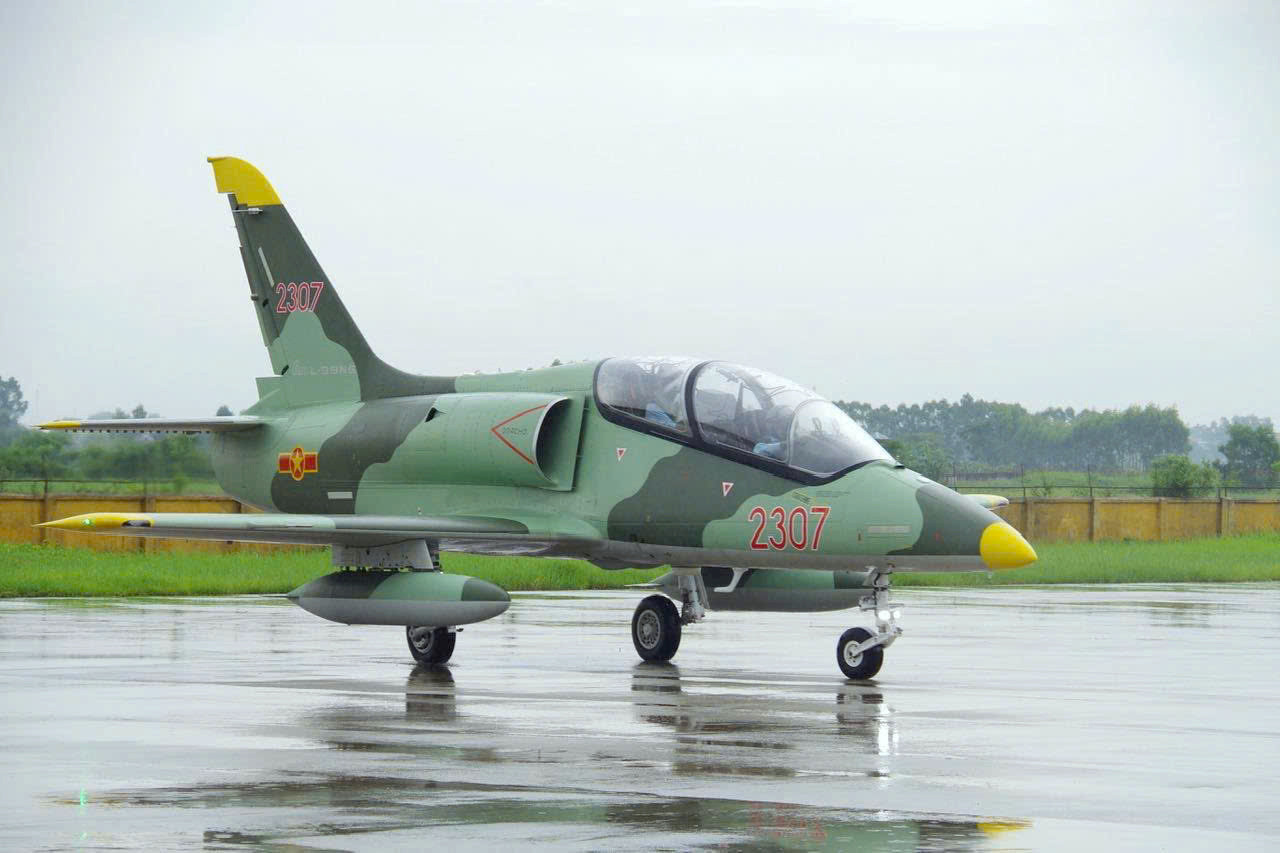 Các tổ bay l - 39 ng chuyển sân tham gia nhiệm vụ A80 trong Lễ kỷ niệm 80 năm - Ảnh 3. Các tổ bay l - 39 ng chuyển sân tham gia nhiệm vụ A80 trong Lễ kỷ niệm 80 năm - Ảnh 3.