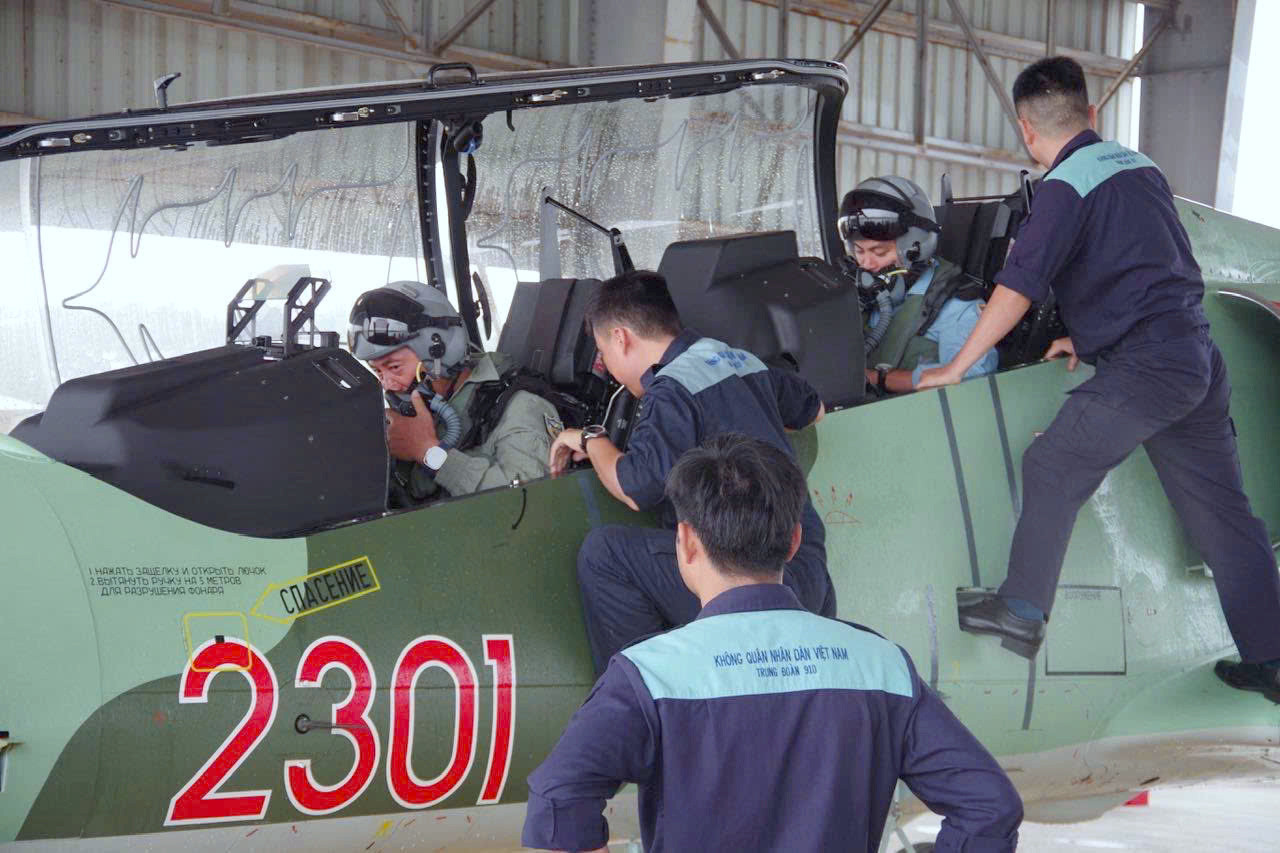 Các tổ bay l - 39 ng chuyển sân tham gia nhiệm vụ A80 trong Lễ kỷ niệm 80 năm - Ảnh 4. Các tổ bay l - 39 ng chuyển sân tham gia nhiệm vụ A80 trong Lễ kỷ niệm 80 năm - Ảnh 4.