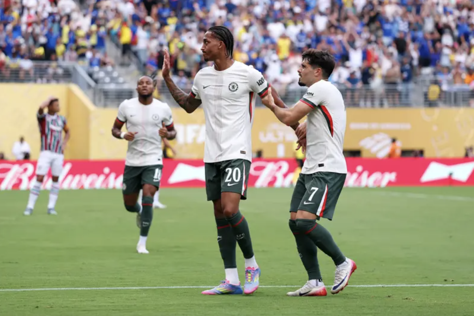 Chelsea và PSG nhận lệnh cấm từ FIFA trước chung kết Club World Cup 2025 - Ảnh 1.