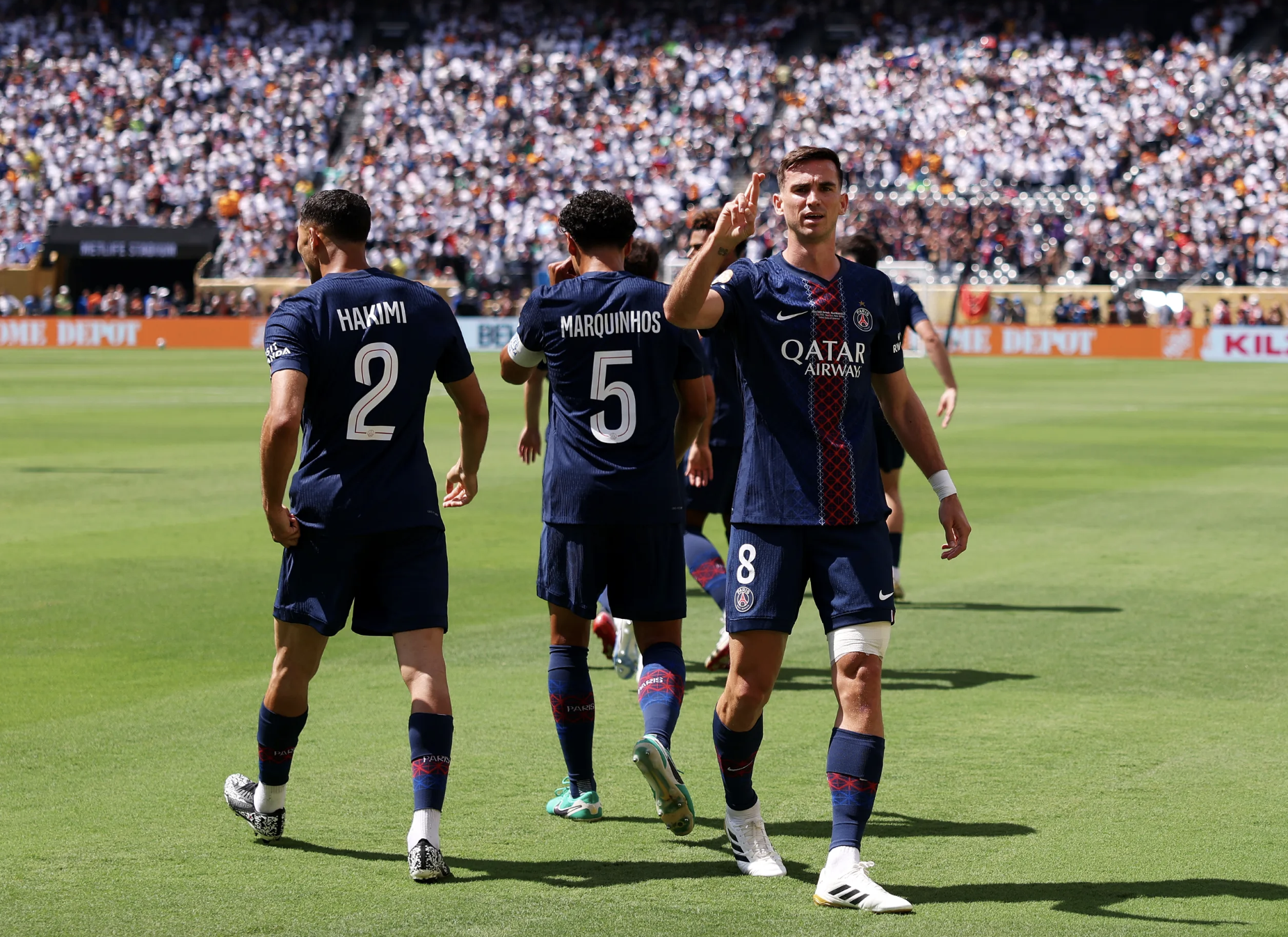 Chelsea và PSG nhận lệnh cấm từ FIFA trước chung kết Club World Cup 2025 - Ảnh 2.