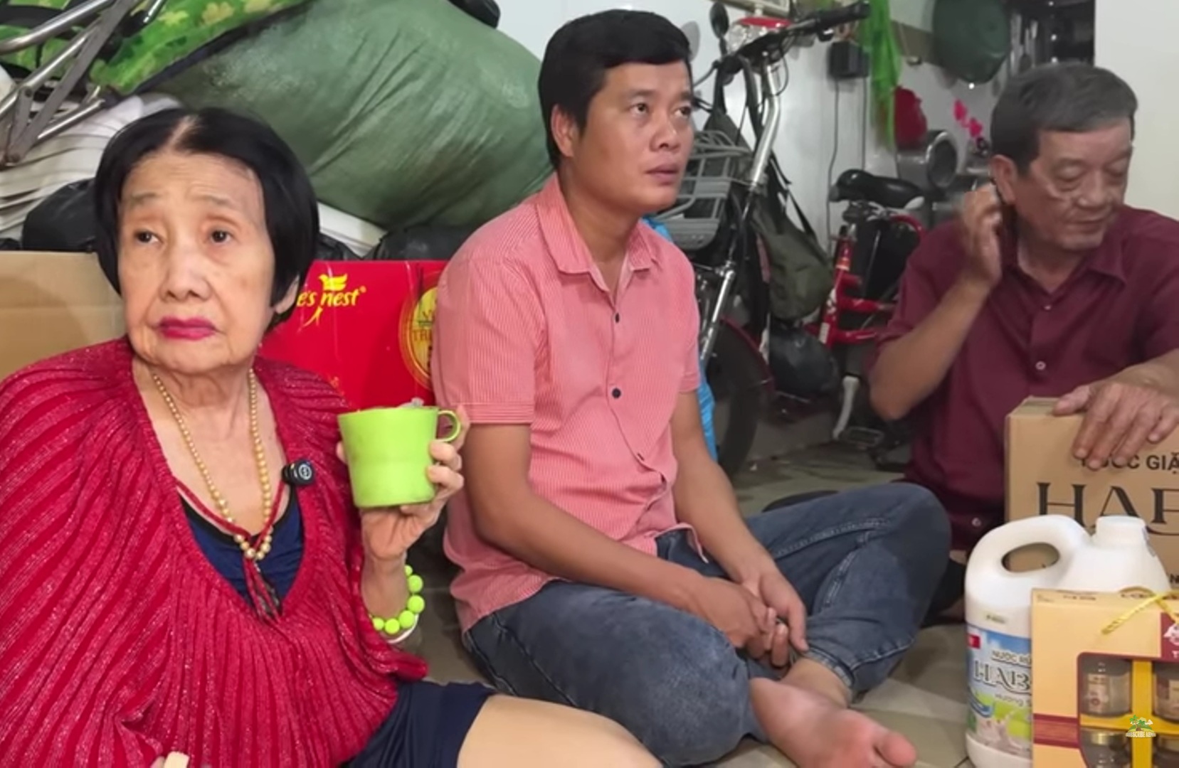 Nữ nghệ sĩ được đặt tên giống NSND Lệ Thủy để đổi đời: Tuổi xế chiều ở nhà 10m2, đi bán vé số- Ảnh 1. Nữ nghệ sĩ được đặt tên giống NSND Lệ Thủy để đổi đời: Tuổi xế chiều ở nhà 10m2, đi bán vé số- Ảnh 1.
