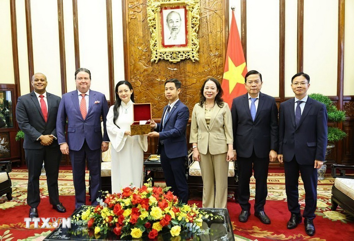 Nữ phi hành gia gốc Việt Amanda Nguyễn chia sẻ về cảm xúc ngắm Trái đất từ khoảng không vũ trụ- Ảnh 3.