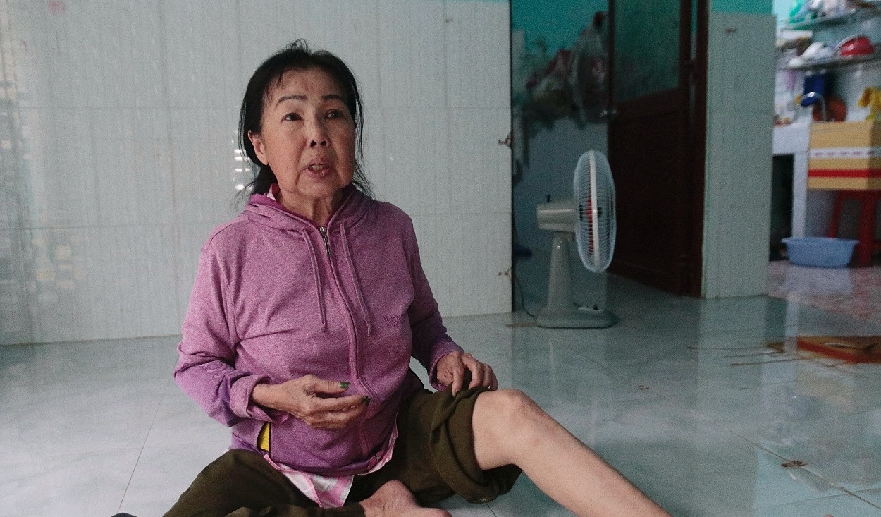 Nữ nghệ sĩ Việt tuổi 62 sống đơn độc, túng thiếu, nhiều bệnh, ở phòng trọ 10m2 trong bãi giữ xe - Ảnh 5.