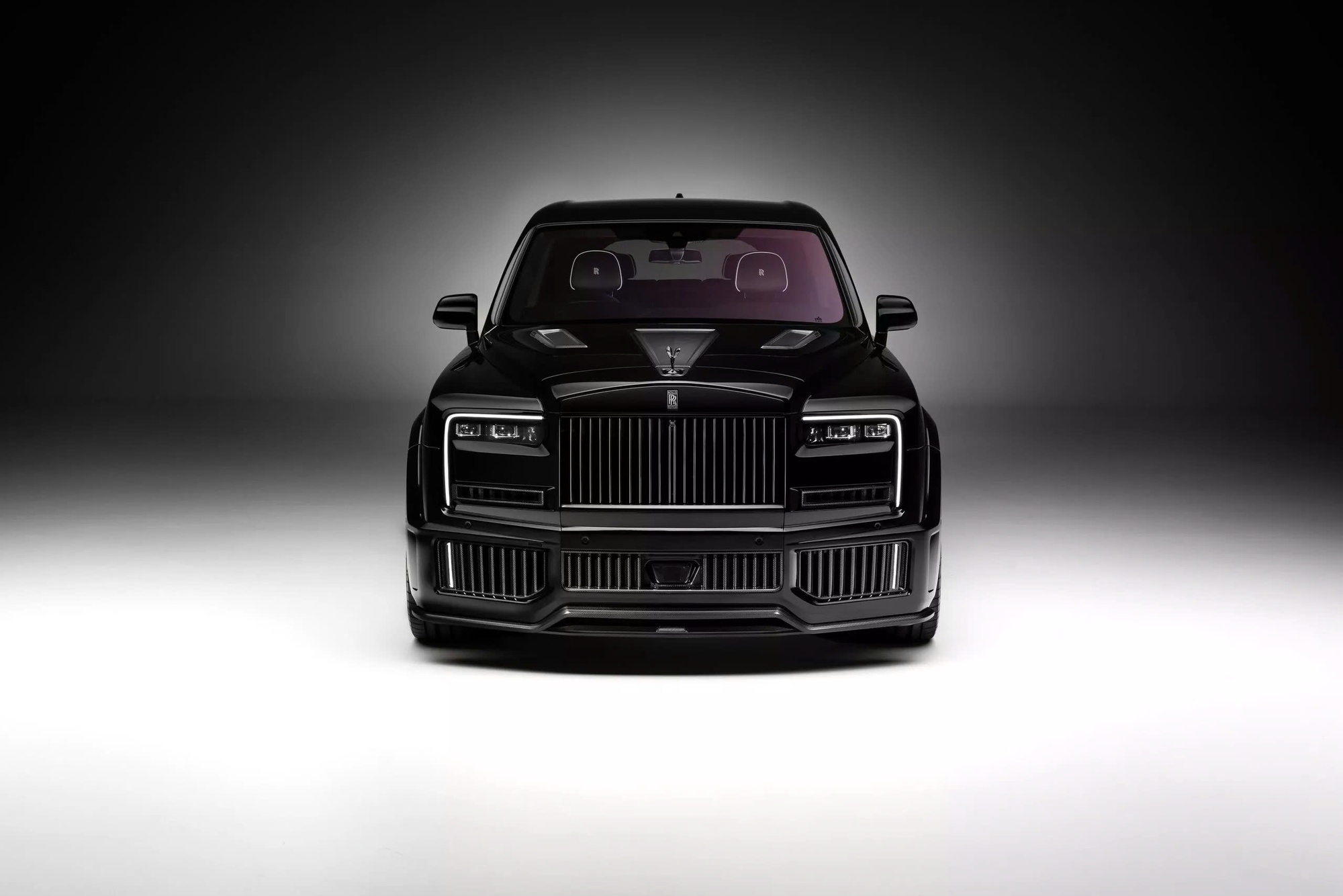 SUV siêu sang Rolls-Royce Cullinan có gói độ mới: Giá gấp 1,5 lần tiền mua xe, ngoại thất toàn sợi carbon, mâm 24 inch - Ảnh 4.
