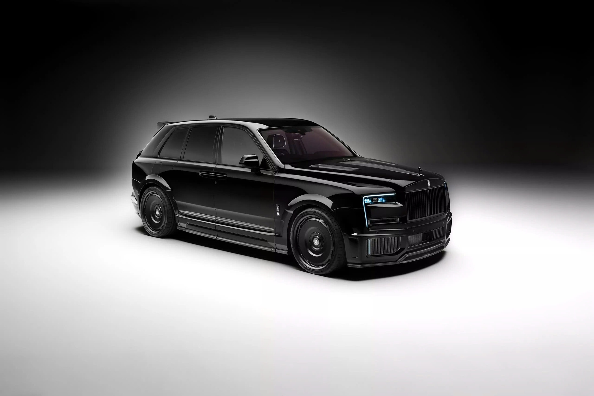 SUV siêu sang Rolls-Royce Cullinan có gói độ mới: Giá gấp 1,5 lần tiền mua xe, ngoại thất toàn sợi carbon, mâm 24 inch - Ảnh 2.
