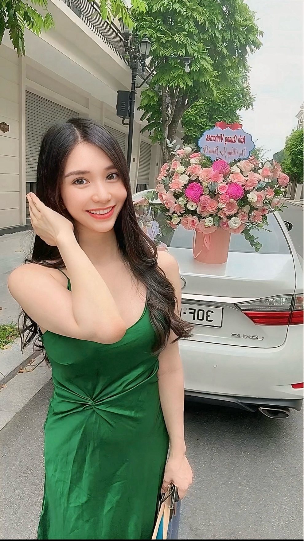 Tình cũ Quang Lê tậu khối tài sản tiền tỷ, gia nhập hội phú bà Vbiz - Ảnh 1.