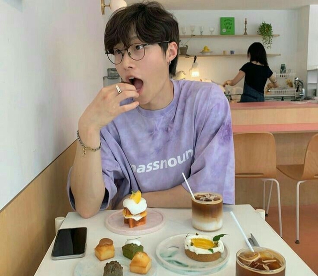 Bẫy sức khỏe ngọt ng&agrave;o: 7 dấu hiệu chỉ xuất hiện ở những người ăn thừa đường, đang &ldquo;nu&ocirc;i&rdquo; nhiều bệnh- Ảnh 2.