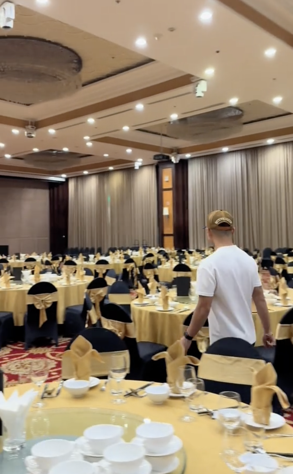 Quang Hải-Chu Thanh Huyền chi tiền "khét lẹt" tổ chức sinh nhật cho con trai hoàng tráng ngang lễ cưới, thực đơn sang - xịn! - Ảnh 5. Quang Hải-Chu Thanh Huyền chi tiền "khét lẹt" tổ chức sinh nhật cho con trai hoàng tráng ngang lễ cưới, thực đơn sang - xịn! - Ảnh 5.