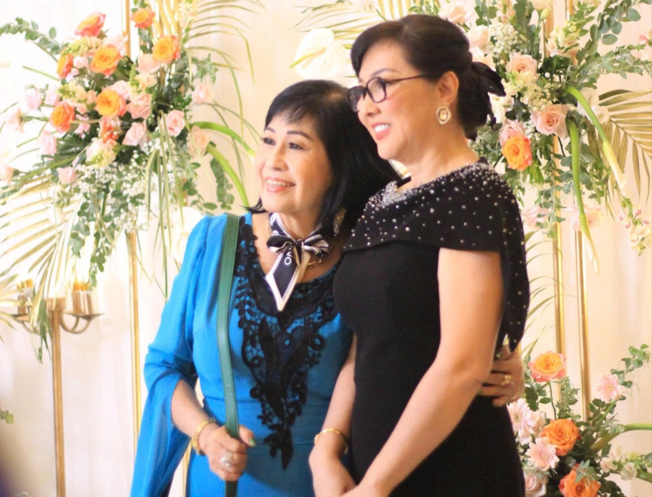 Hùng Thuận hứa yêu vợ trọn đời trong lễ cưới- Ảnh 4. Hùng Thuận hứa yêu vợ trọn đời trong lễ cưới- Ảnh 4.