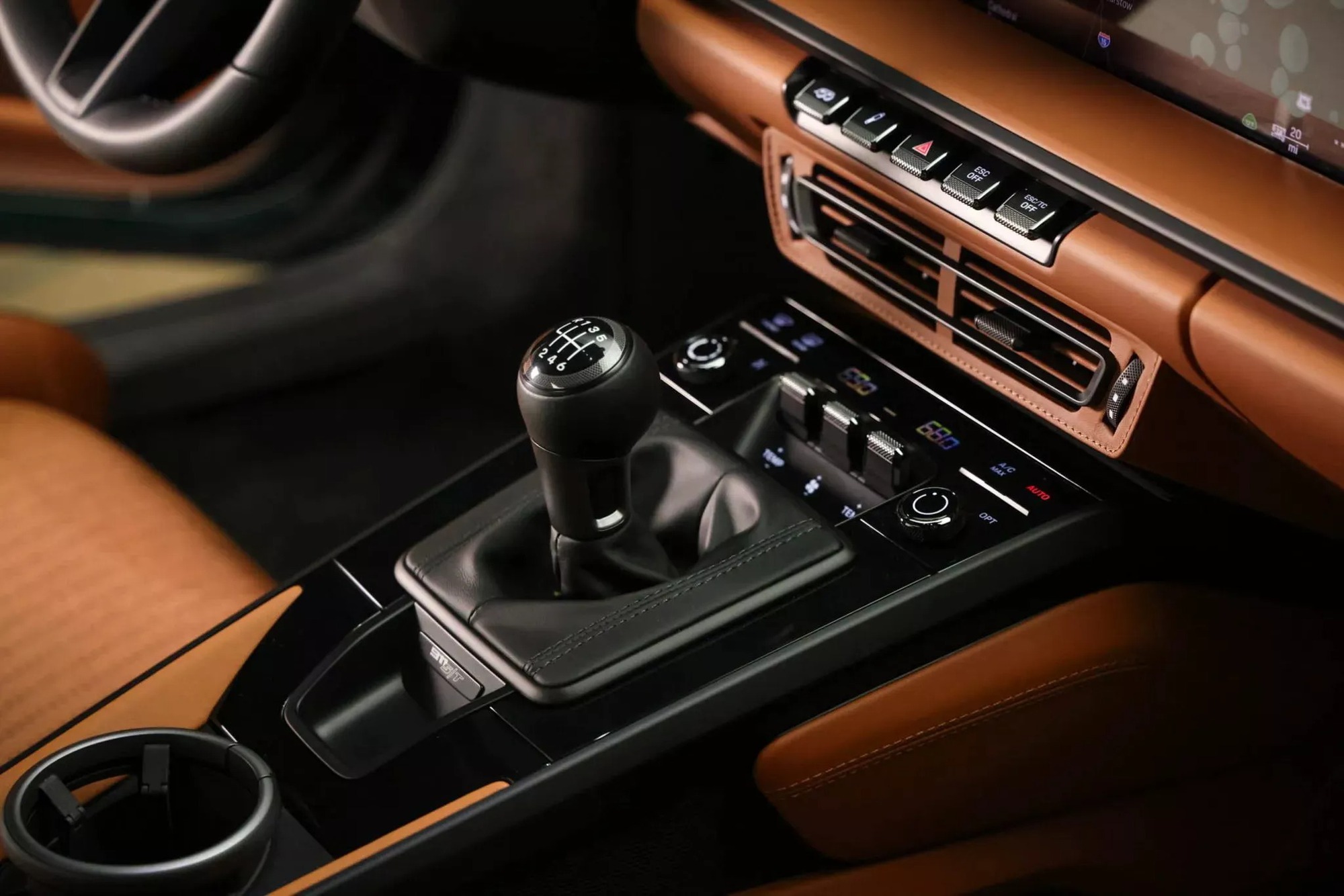 Kiếm tiền si&ecirc;u dễ nếu biết c&aacute;ch: Một người mua một chiếc xe, chạy hơn 1.200 km rồi b&aacute;n lại thu lời hơn 11 tỷ đồng - Ảnh 8.