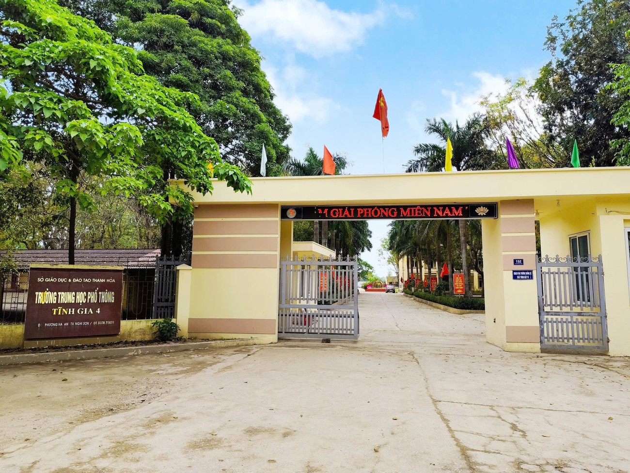 Công an khởi tố hiệu trưởng và 5 giáo viên ở Thanh Hóa vì gian lận thi cử - Ảnh 2.