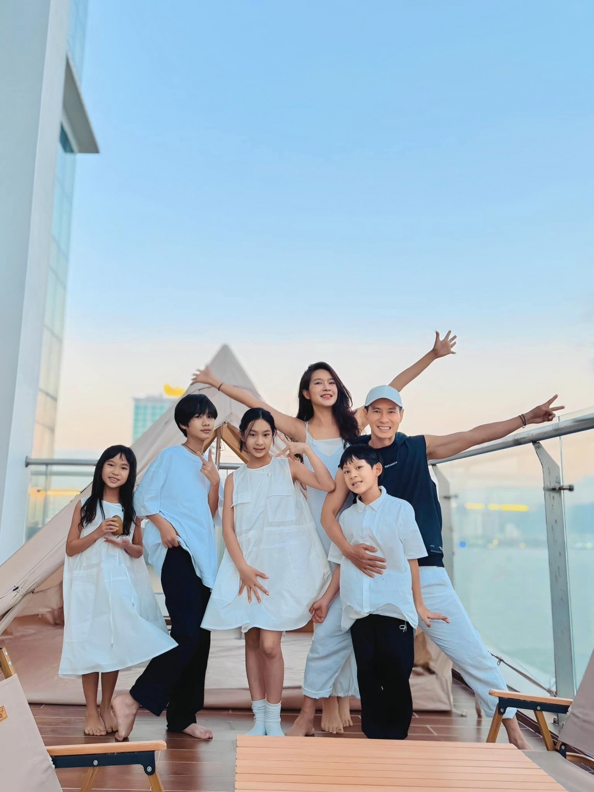 Con gái Lý Hải - Minh Hà lỡ miệng nói 1 từ trong livestream, ngay lập tức được mẹ dạy dỗ- Ảnh 2.