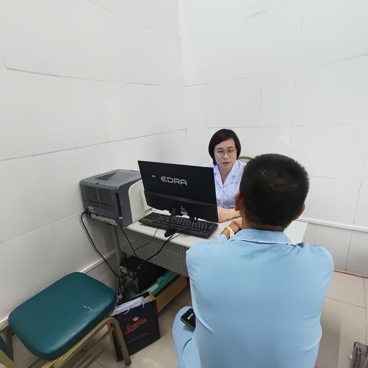 Không thể 'chiều' vợ, kỹ sư 42 tuổi phải nhập viện tâm thần - Ảnh 1.