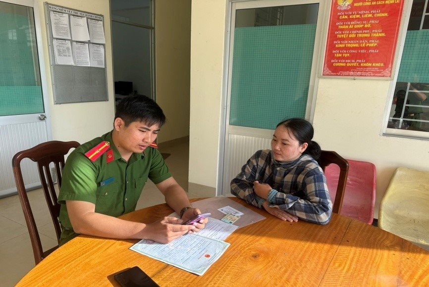 Người Phụ Nữ Tây Ninh Trình Báo Lừa Đảo Qua Điện Thọai Và Ứng Dụng Lạ - Ảnh 1. Người Phụ Nữ Tây Ninh Trình Báo Lừa Đảo Qua Điện Thọai Và Ứng Dụng Lạ - Ảnh 1.