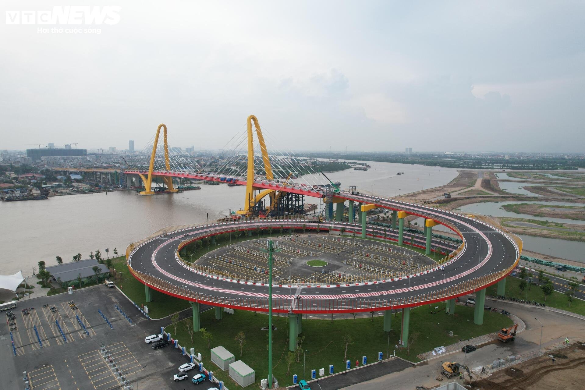 Cận cảnh cầu Hoàng Gia 2 . 300 Tỷ đồng trước ngày thông xe tại Hải Phòng - Ảnh 1.