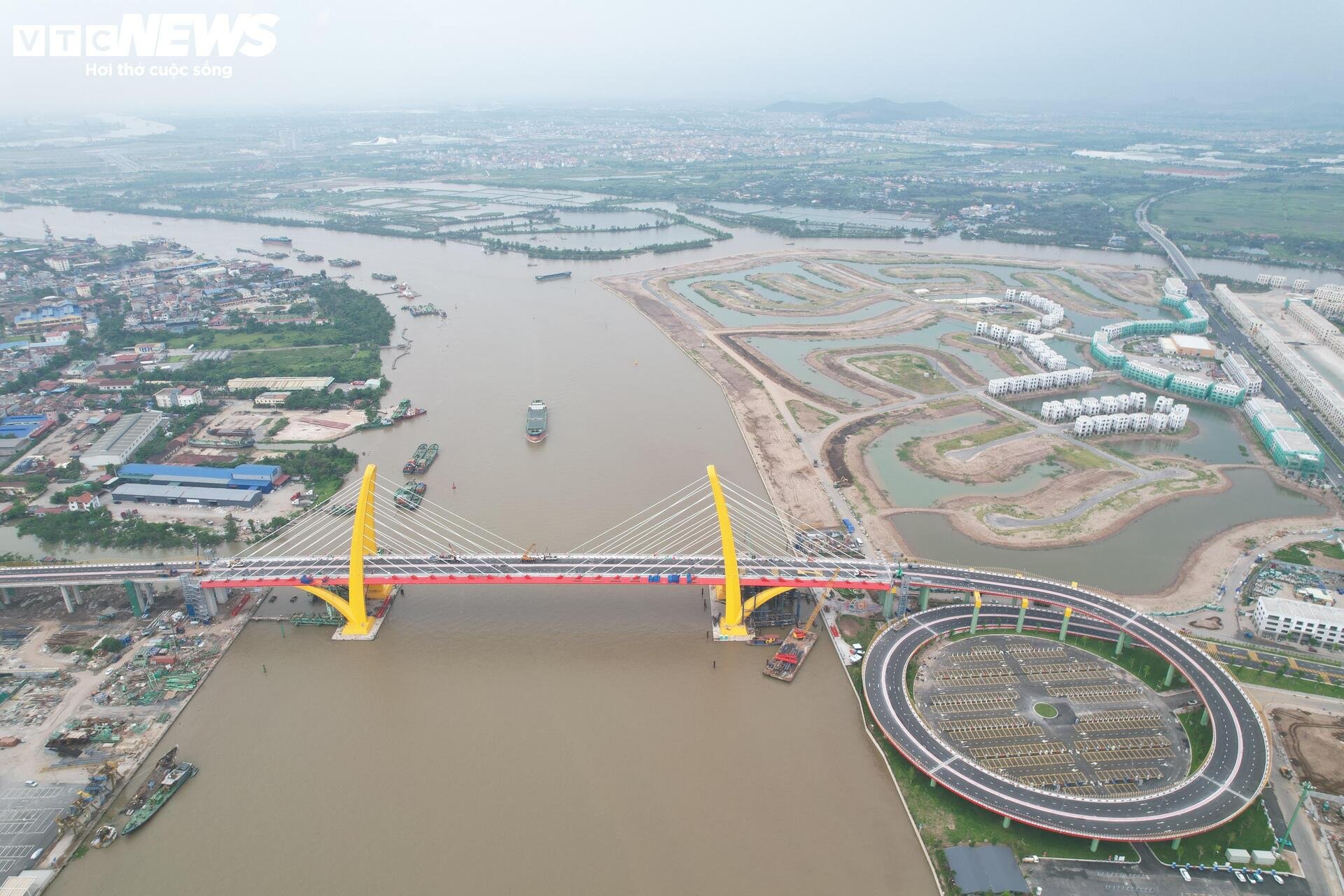 Cận cảnh cầu Hoàng Gia 2 . 300 Tỷ đồng trước ngày thông xe tại Hải Phòng - Ảnh 4.