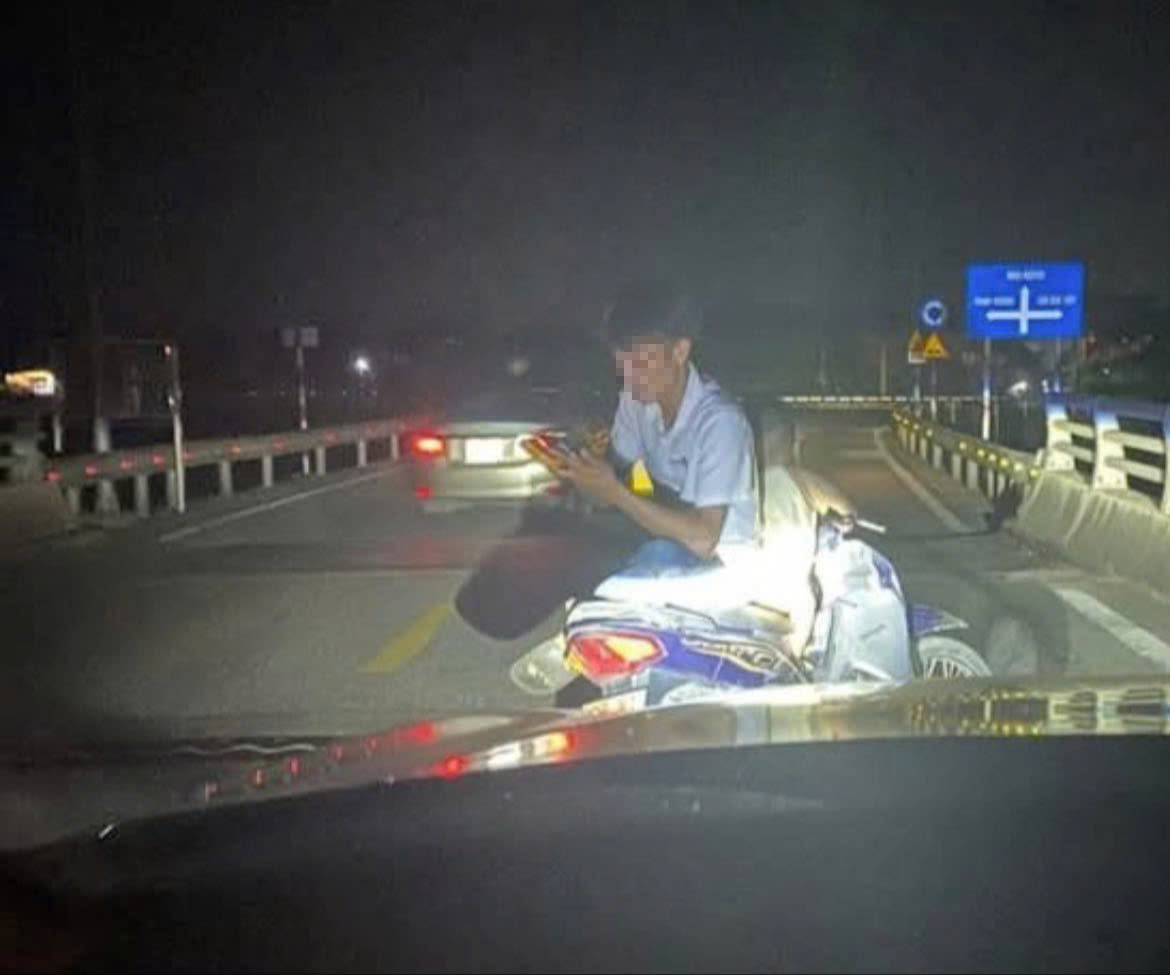 Dấu hiệu hình sự trong vụ tài xế ô tô bị chặn đường và xin đểu tại Nghệ An - Ảnh 1.