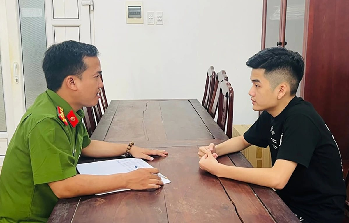 Thanh Niên Nhận Thông Báo Phải Nộp Thêm Tiền Vì Tài Khoản Có Hơn 1 Tỷ Đồng Nhưng Không Nộp Mà Báo Công An 1 Hon 400 Don Trinh Bao Bi Lua Dao Qua Mang Tai Thua Thien Hue 1752495837746 17524958384861580842622
