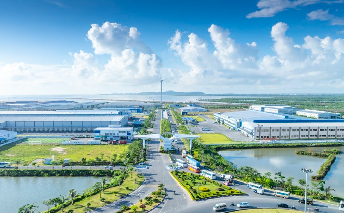 Nơi tỷ phú Phạm Nhật Vượng xây đảo đô thị lớn nhất miền Bắc vừa chấp thuận đầu tư 2 khu công nghiệp tổng quy mô hơn 434ha - Ảnh 1.
