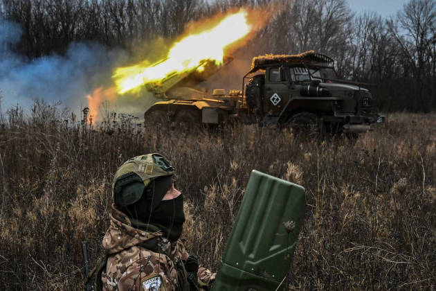 Triều Tiên cung cấp 12 triệu đạn pháo cho Nga trong xung đột Ukraine - Ảnh 2.