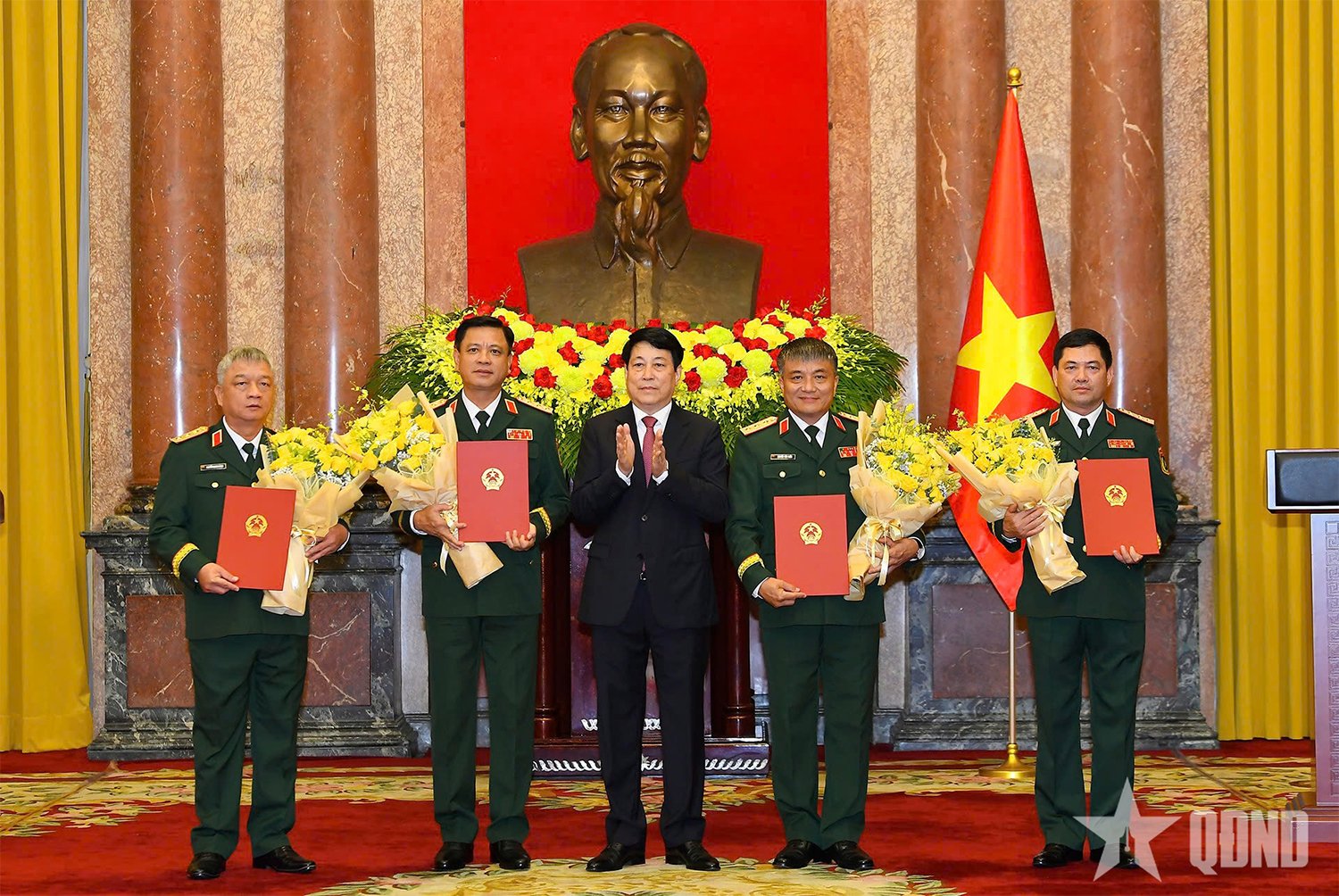 Chủ nhiệm Tổng cục Chính trị QĐND Việt Nam Trịnh Văn quyết được thăng quân hàm Đại tướng - Ảnh 2. Chủ nhiệm Tổng cục Chính trị QĐND Việt Nam Trịnh Văn quyết được thăng quân hàm Đại tướng - Ảnh 2.