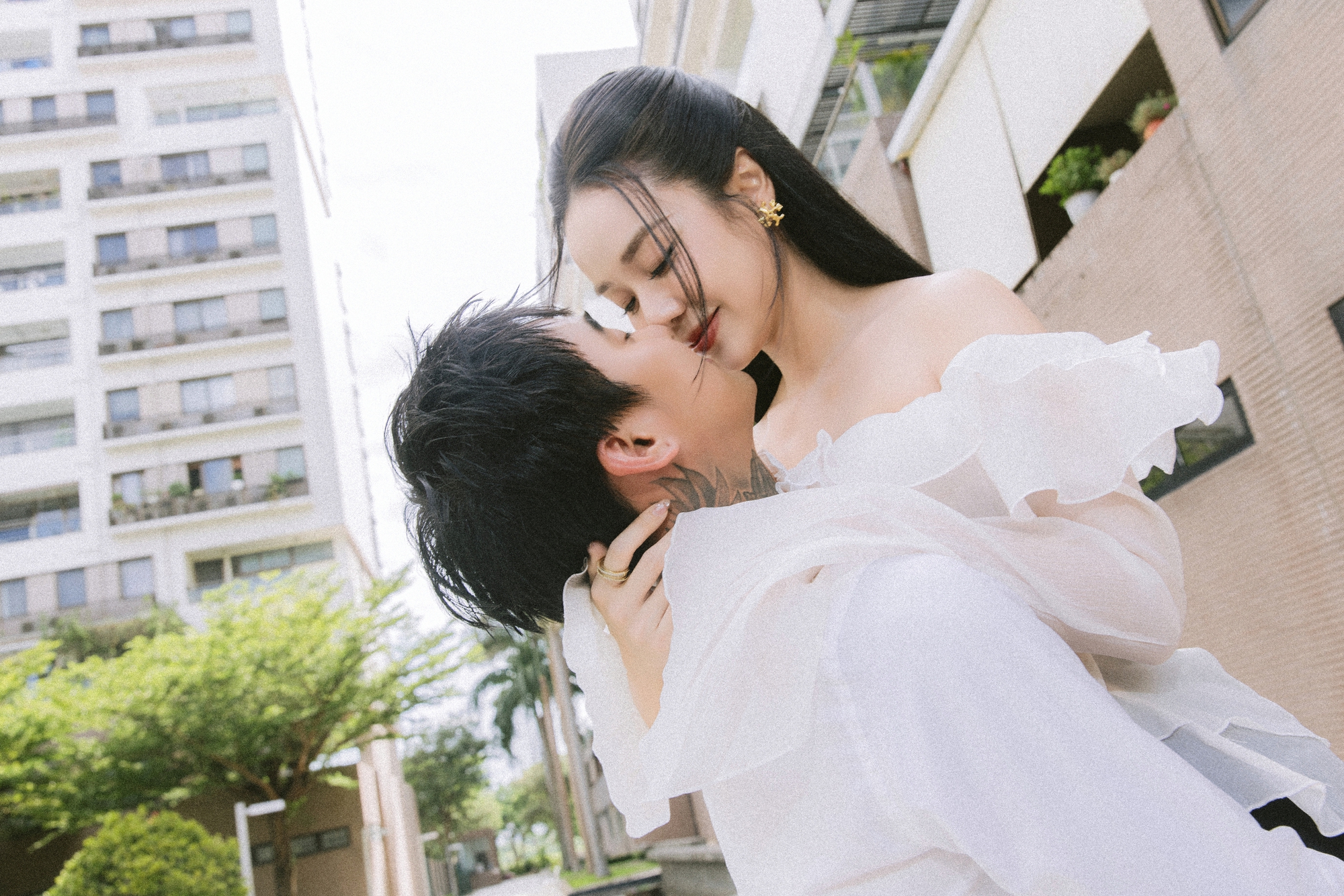Cindy Lư và Đạt G dính ồn ào vì hành động "đáng sợ" ngay tại đám cưới - Ảnh 3. Cindy Lư và Đạt G dính ồn ào vì hành động "đáng sợ" ngay tại đám cưới - Ảnh 3.
