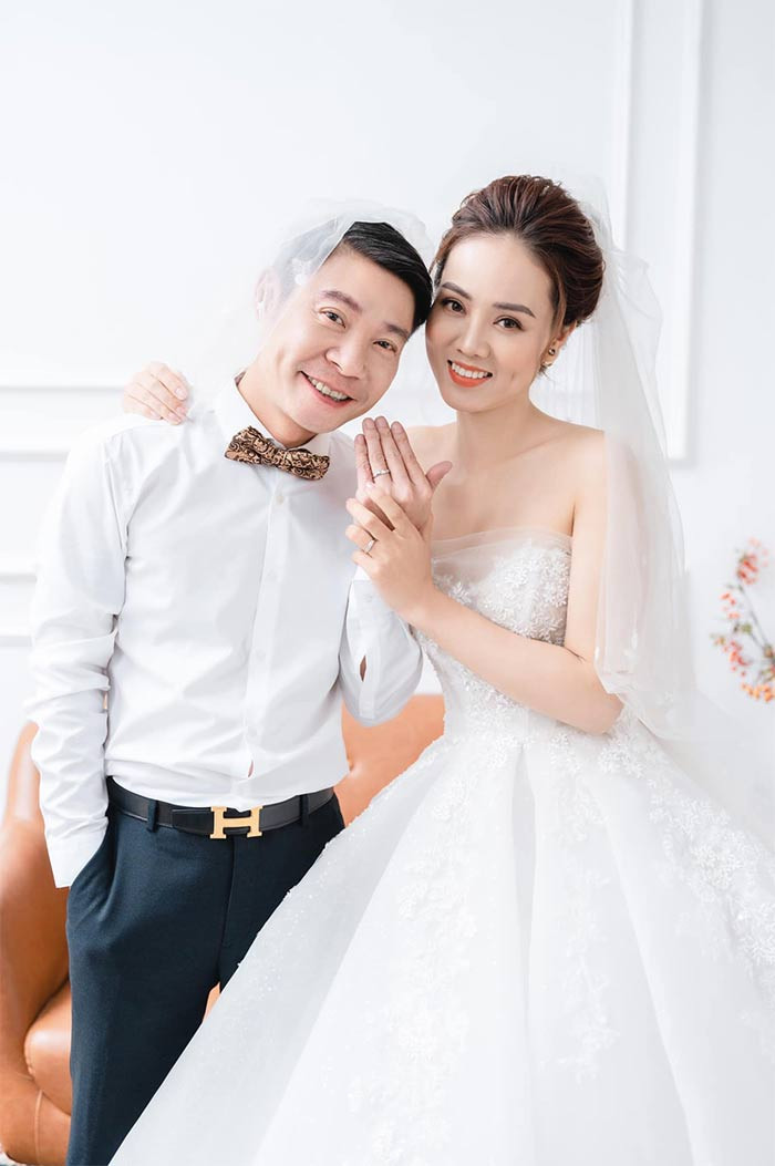 Nam NSND xin từ chức Phó Giám đốc Nhà hát kịch Hà Nội: 52 tuổi được vợ 3 chăm như em bé, hay dỗi- Ảnh 2.