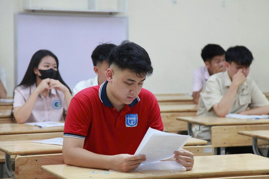Phổ điểm thi tốt nghiệp THPT 2025 sẽ công bố Chiều 15 / 7 - Ảnh 1. Phổ điểm thi tốt nghiệp THPT 2025 sẽ công bố Chiều 15 / 7 - Ảnh 1.
