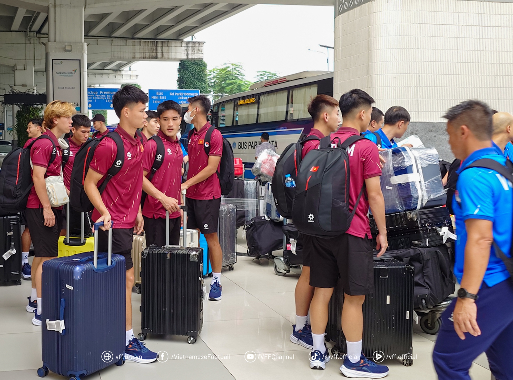 U23 Việt Nam gặp rắc rối khi vừa đặt chân xuống Indonesia 1 2 1752539065783 17525390662641152128256