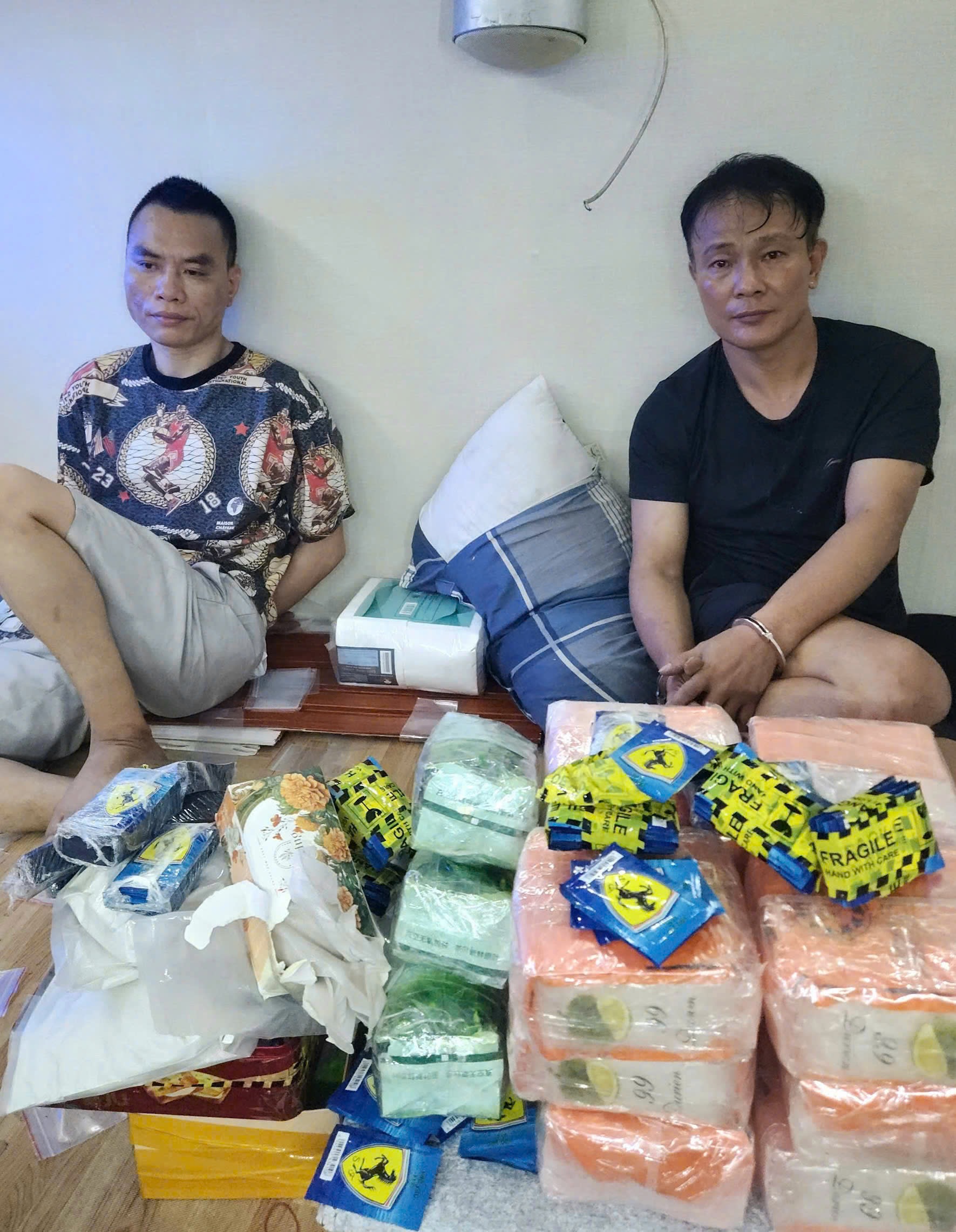 Bắt bà trùm ma túy chỉ đạo đường dây lớn khi đang điều trị tâm thần - Ảnh 2.