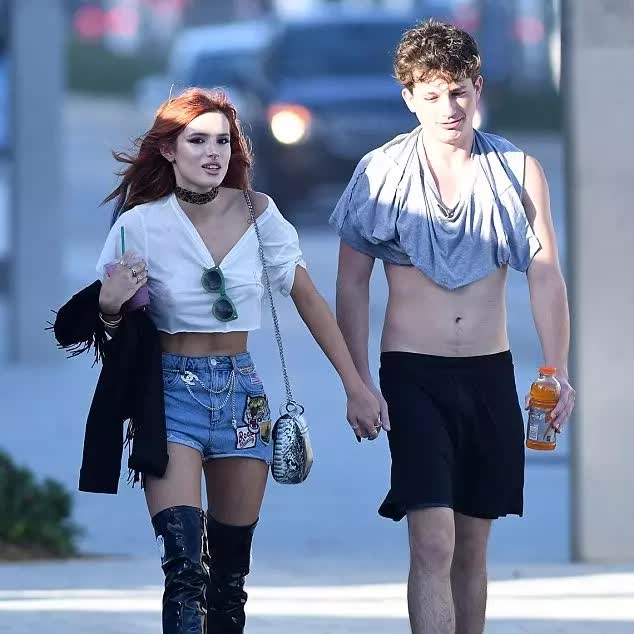 Ca kh&uacute;c tỷ view vạch trần bộ mặt giả dối của người y&ecirc;u cũ Selena Gomez- Ảnh 5.