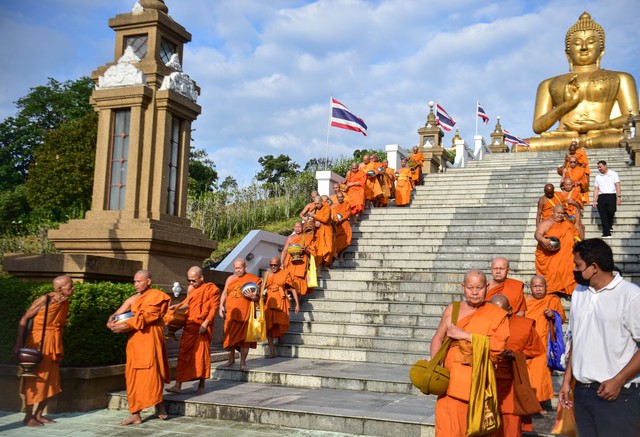 Thái Lan công bố sao kê ngân hàng của các chùa - Ảnh 1.