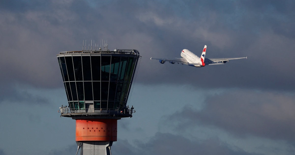 Máy bay Air India trượt khỏi đường băng, nổ 3 lốp khi hạ cánh - Ảnh 2.