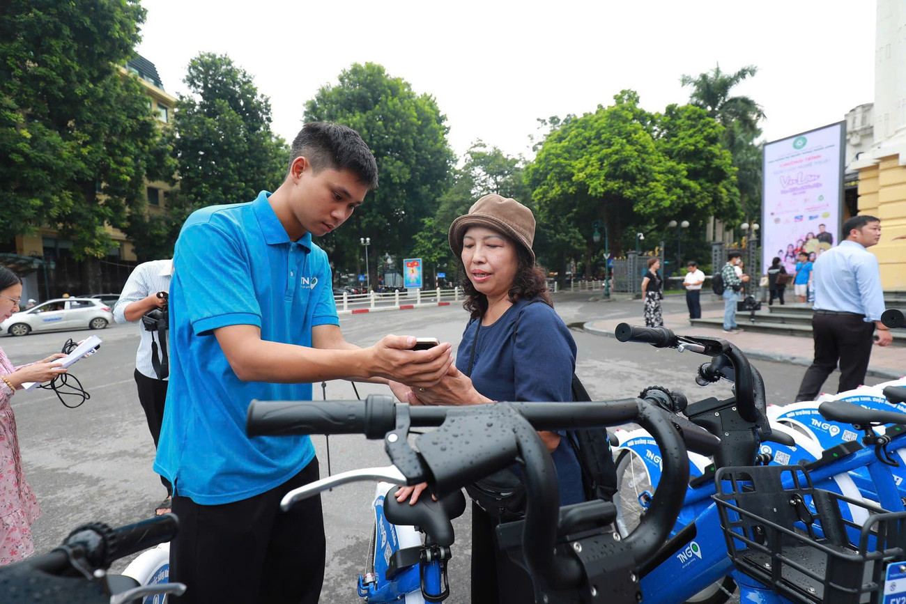 Du lịch Hà Nội thế nào khi xe máy chạy xăng bị cấm từ vành đai 1?- Ảnh 13. Du lịch Hà Nội thế nào khi xe máy chạy xăng bị cấm từ vành đai 1?- Ảnh 13.