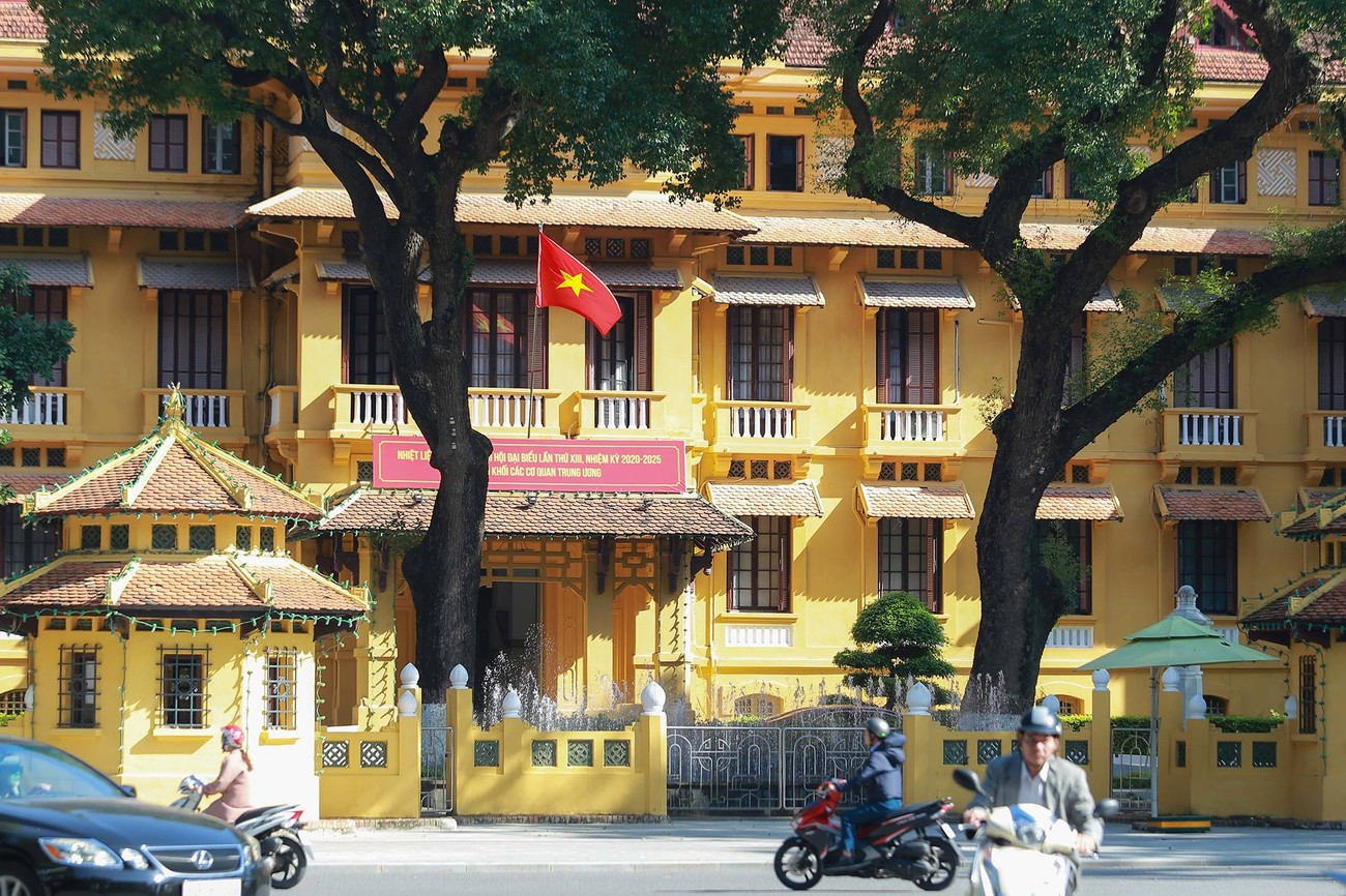 Du lịch Hà Nội thế nào khi xe máy chạy xăng bị cấm từ vành đai 1?- Ảnh 10. Du lịch Hà Nội thế nào khi xe máy chạy xăng bị cấm từ vành đai 1?- Ảnh 10.