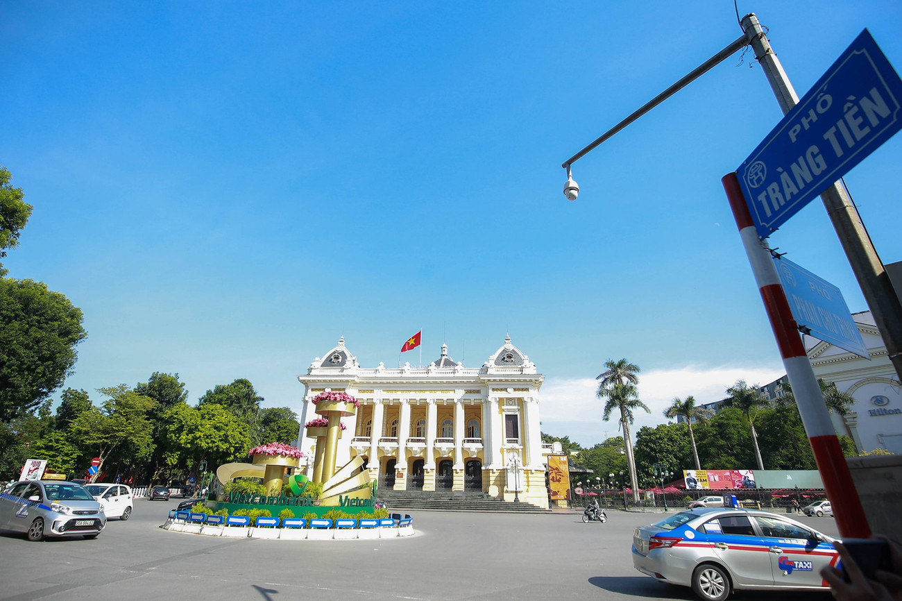 Du lịch Hà Nội thế nào khi xe máy chạy xăng bị cấm từ vành đai 1?- Ảnh 5. Du lịch Hà Nội thế nào khi xe máy chạy xăng bị cấm từ vành đai 1?- Ảnh 5.