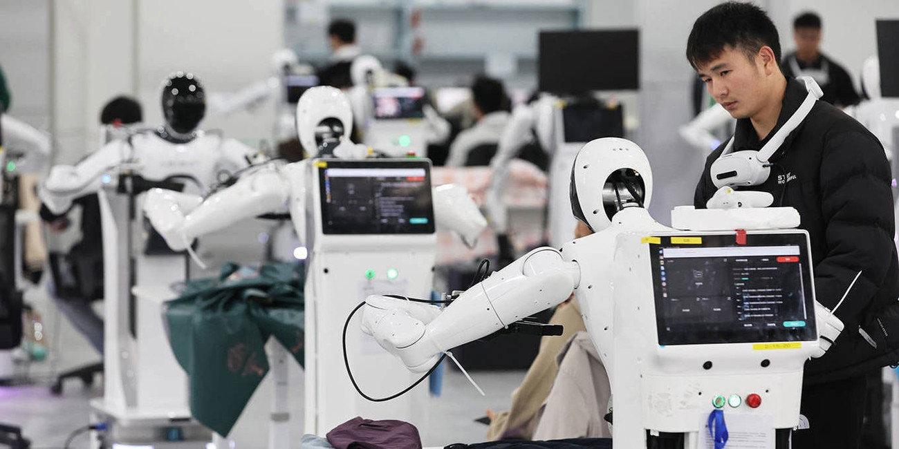 Trung Quốc Đẩy Mạnh 'Nhà Máy Không Đèn', Cuộc Cạnh Tranh Với Mỹ Thêm Khốc Liệt 2 Nhamayrobot Projectsyndicate 110326 1752555352446 17525553535971562232974