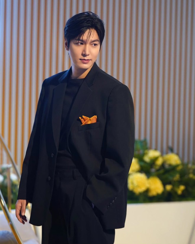 Clip: Mỹ nhân Việt đẹp đến mức khiến Lee Min Ho phải 2 lần ngắm nghía không rời tại sự kiện- Ảnh 10. Clip: Mỹ nhân Việt đẹp đến mức khiến Lee Min Ho phải 2 lần ngắm nghía không rời tại sự kiện- Ảnh 10.